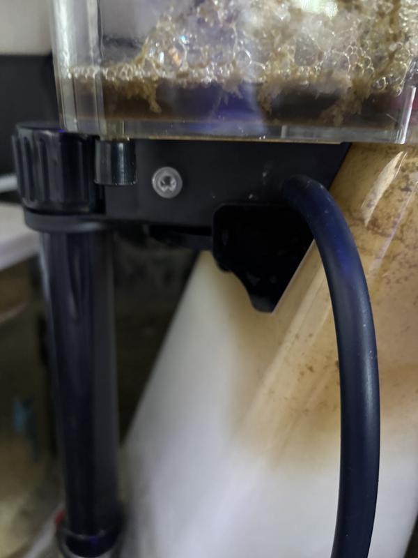 Air adjustment screw and drainage nipple