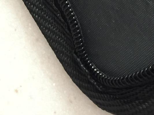 Disfunctional Zipper