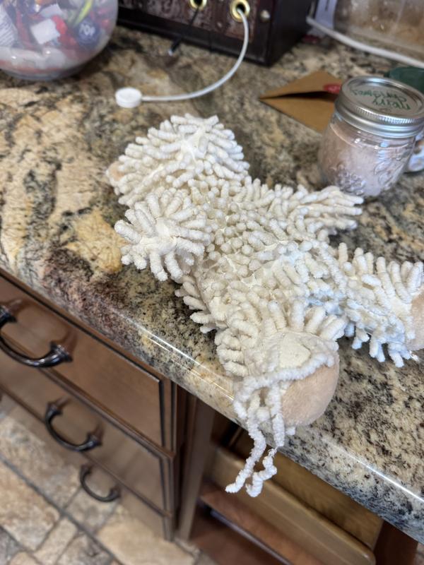 Strings come loose within an hour.