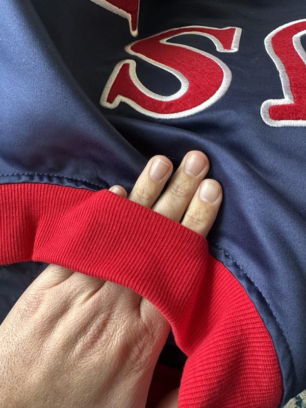 Collar lash clip. A bit large