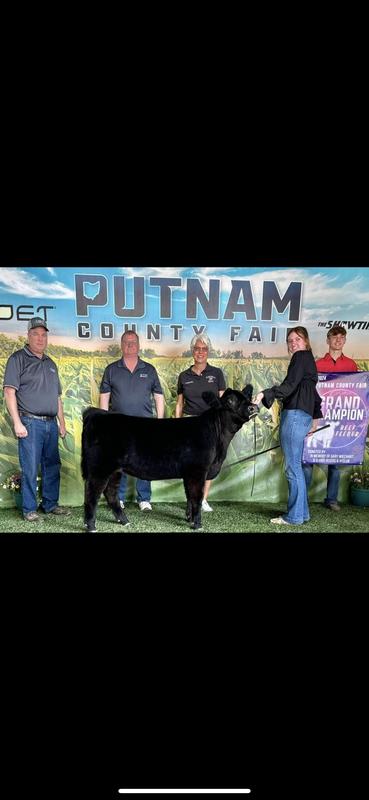 Winners circle at county fair