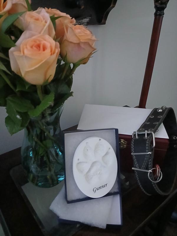 Fresh flowers sent by Chewy as a king gesture.