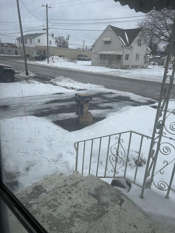 This is a crappy delivery driver leaving my packages I the middle of my drive