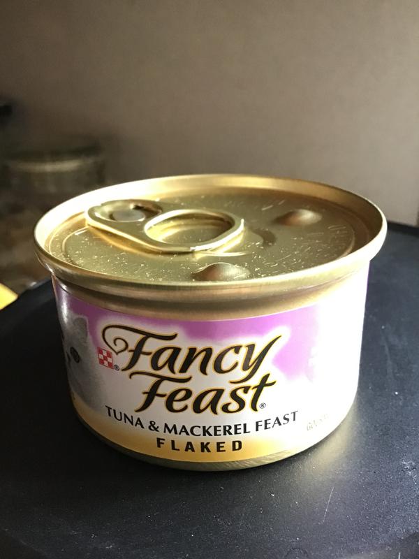 Fancy feast hotsell tuna and mackerel