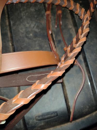 Reins that tear through gloves and hands with sharp edges