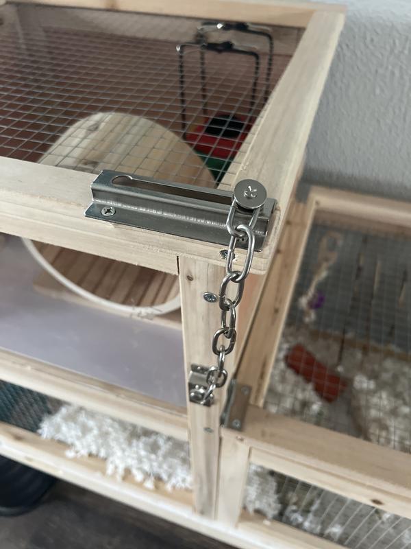 The chain latch I added to secure the top