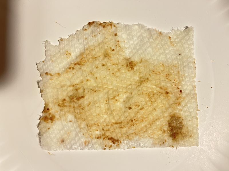 Excessive oil blotted from Hills Hairball & Metabolic cat food