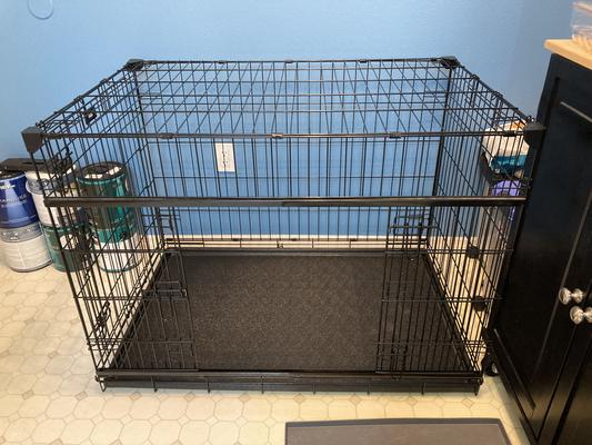 Lucky dog crate 42 in size sliding door