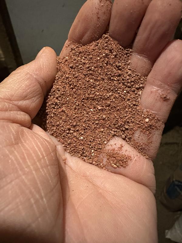 The supplement is slightly coarse, but is very consistent about no lumps or chunks in the bag.