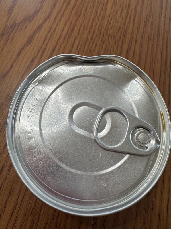 lid has a slit in it