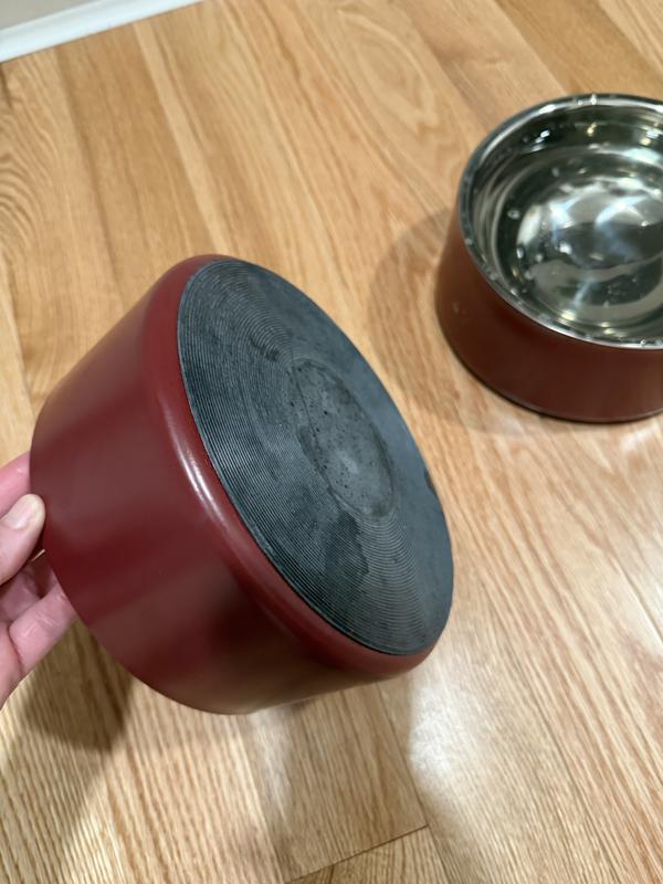 The rubber bottom keeps it from sliding around