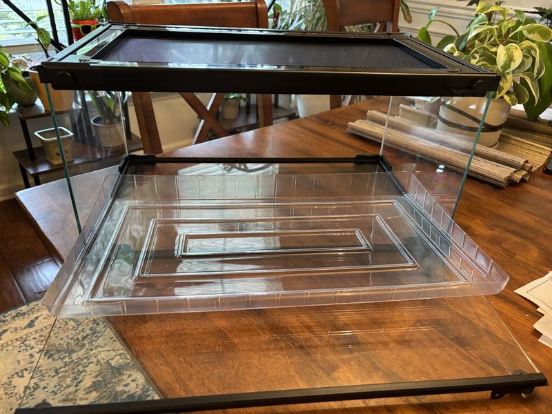 Slide out tray for cleanup