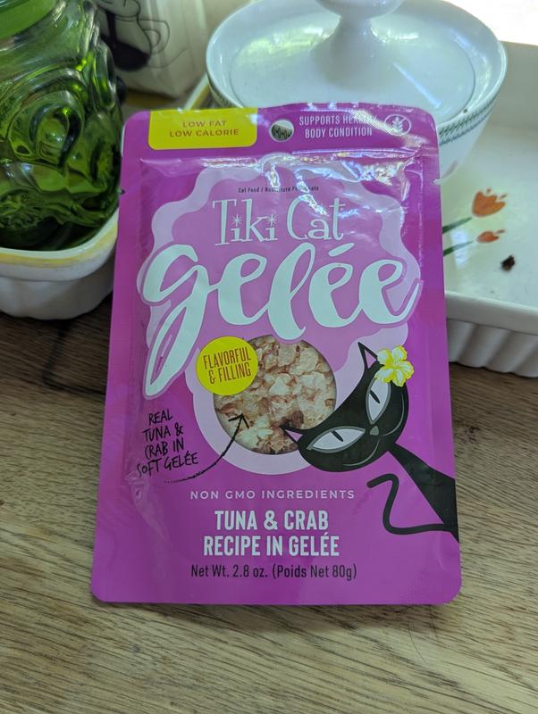 This comes in a nice sized pouch and the product comes out easily