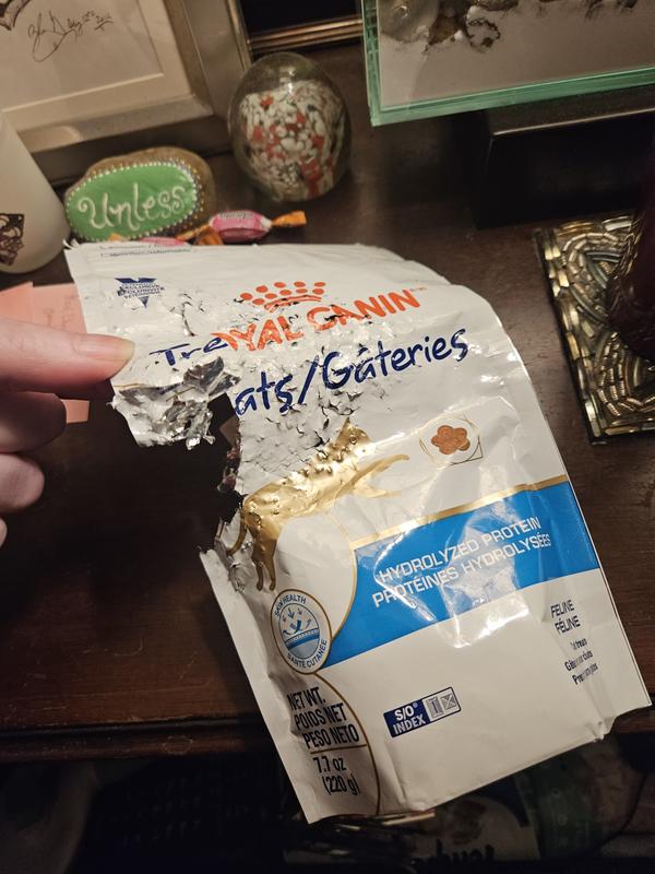 Hydrolyzed protein outlet cat treats