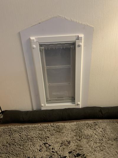 Air tight doggie door