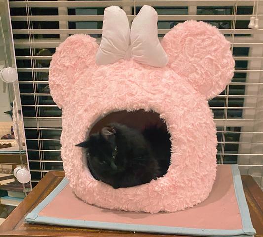 Minnie mouse best sale cat bed