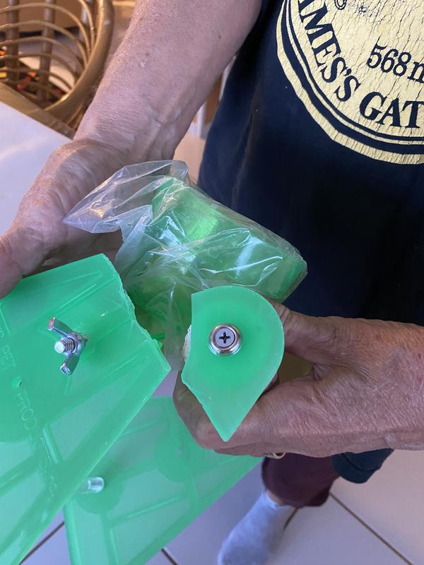 Busted perch support