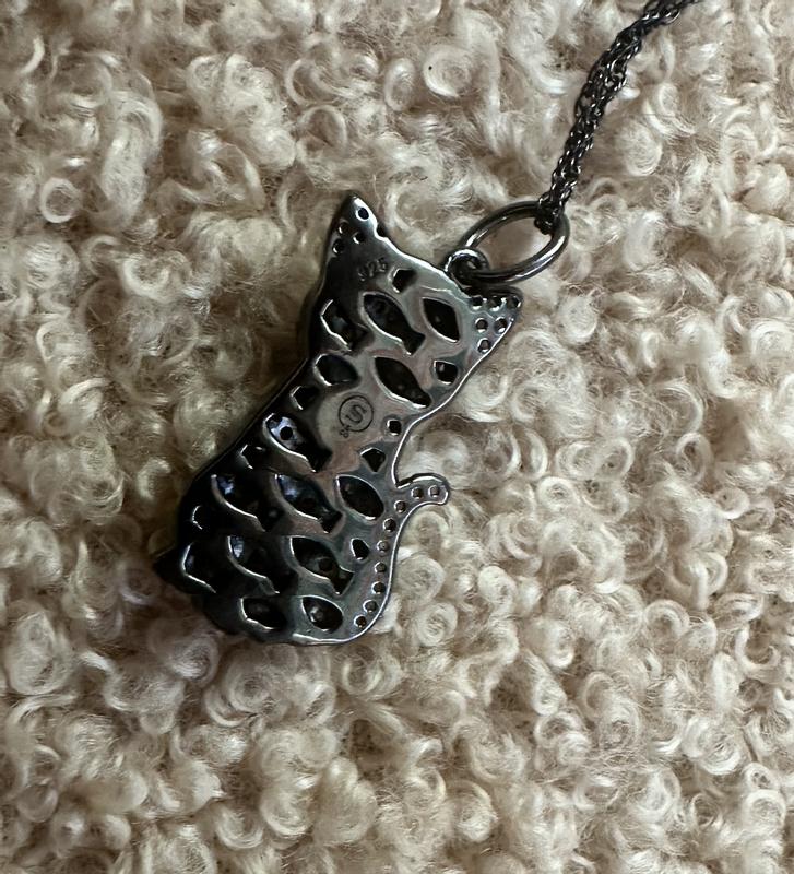 Back of the necklace