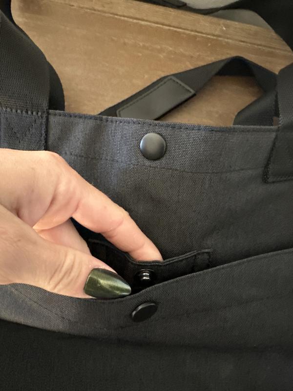 Easy snap for outside pocket!