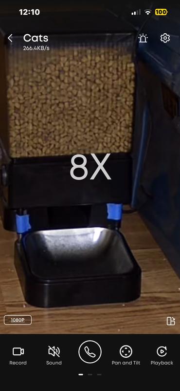 With the lowest-resolution setting, you can still see individual pieces of food in the bin for the automated feeder. This image is zoomed 8x in the app.
