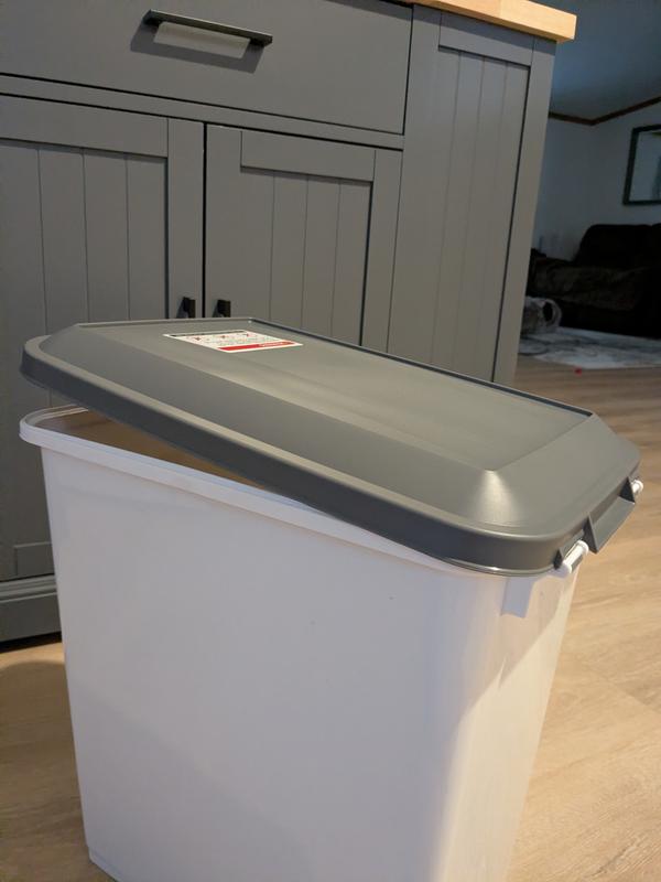 The lid won't even lie flat.