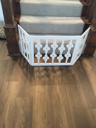 Etna Flower Cut Out Design Adjustable Wooden Pet Gate, White