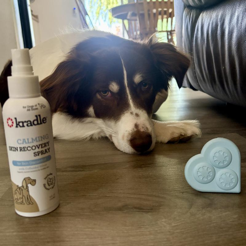 Lady modeling: Kradle Skin Recovery Spray ★★★★★