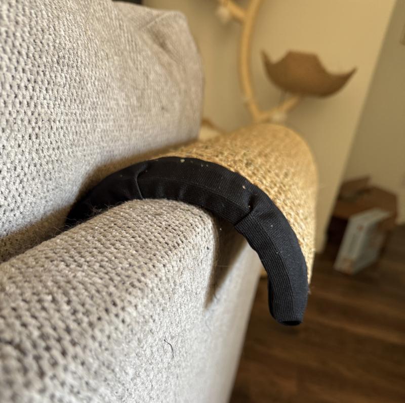 Fits perfect because of the weightiness of it. Well made! Could fit a much thicker area too. :)