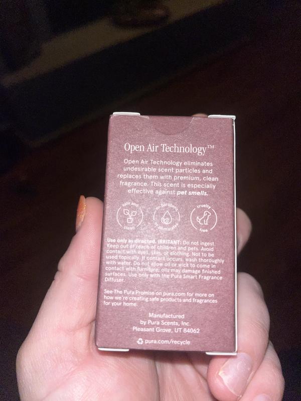 Pictures included: Scent being used inside spurs diffuser, the beautiful and informative packaging, and the presence of the product in the app