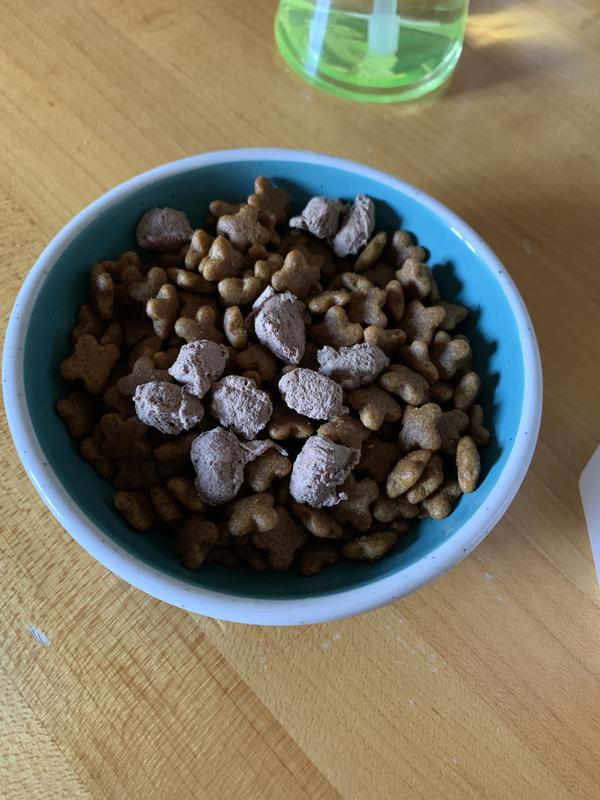 Topper on top of dry food