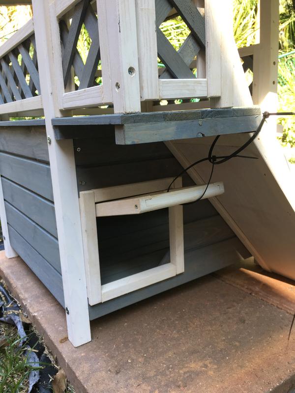 Escape hatch zip stripped open