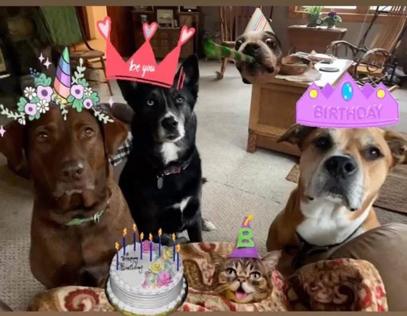 (She’s the one on the left 😉)