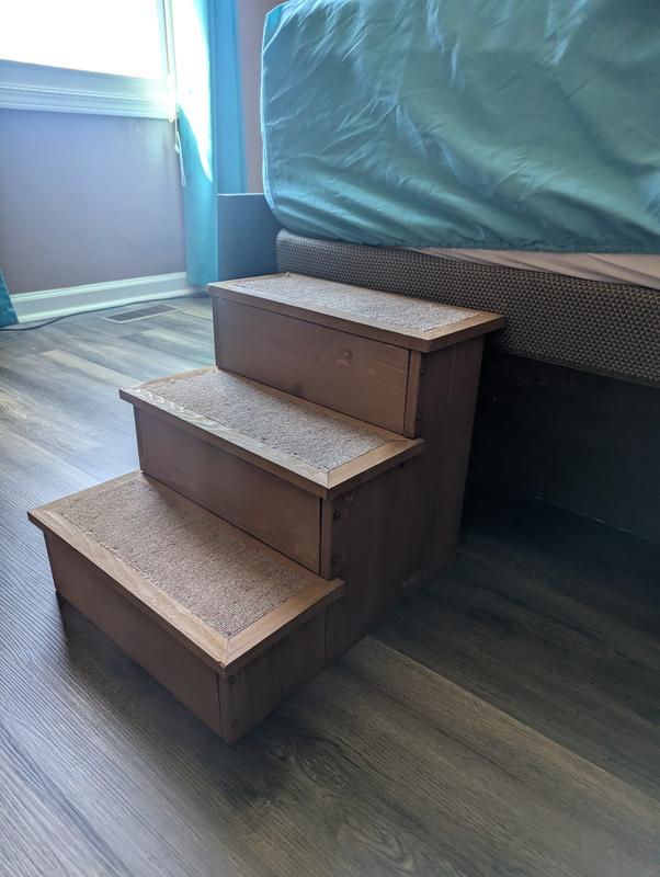 Fits nice up to a king size bed