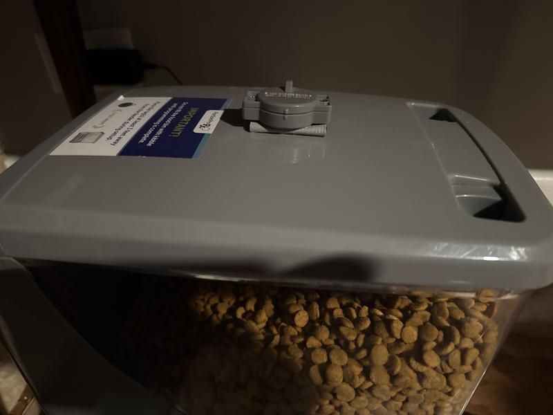 I double side tape it to the top for the machine to work.