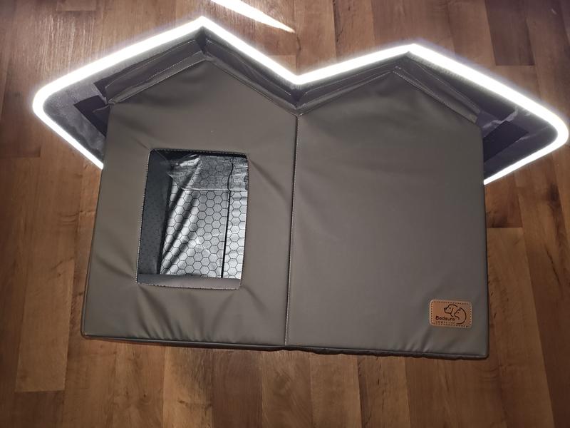 Front - window has a clear flap