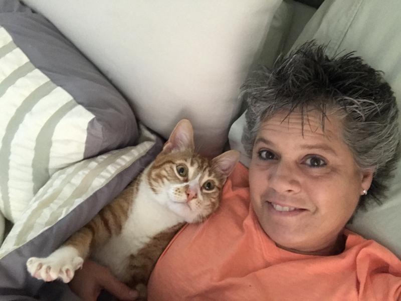 Cuddling with my BFF 🐈 ❣️