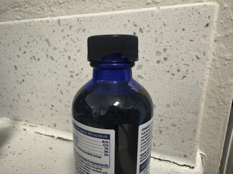 Chipped leaking lid, otherwise great product