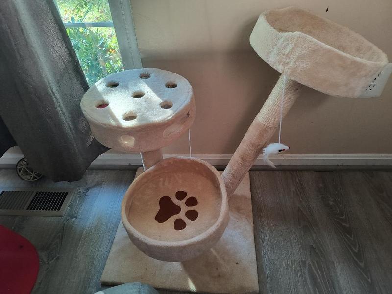 cause of embedded screw, bed leans, can't be fixed.