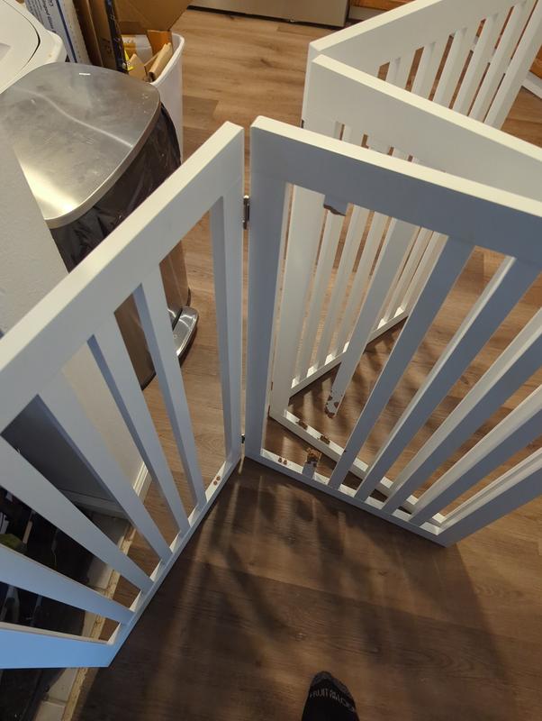 BEST Traditional Pet Gate, White, 36in, 4Panel
