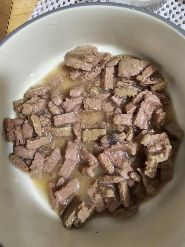 Chicken flavor in a bowl