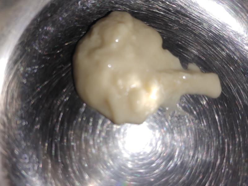 Tiki Cat Baby Stix it is chicken flavored in creamy chicken gravy. In the dish shows the amount that is in 1 packet.