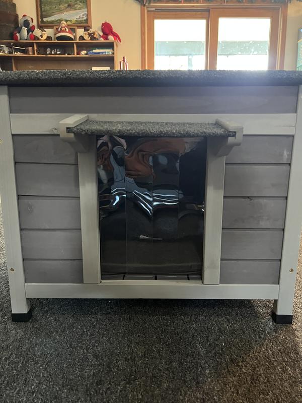 Cute! But crooked roof due to materials