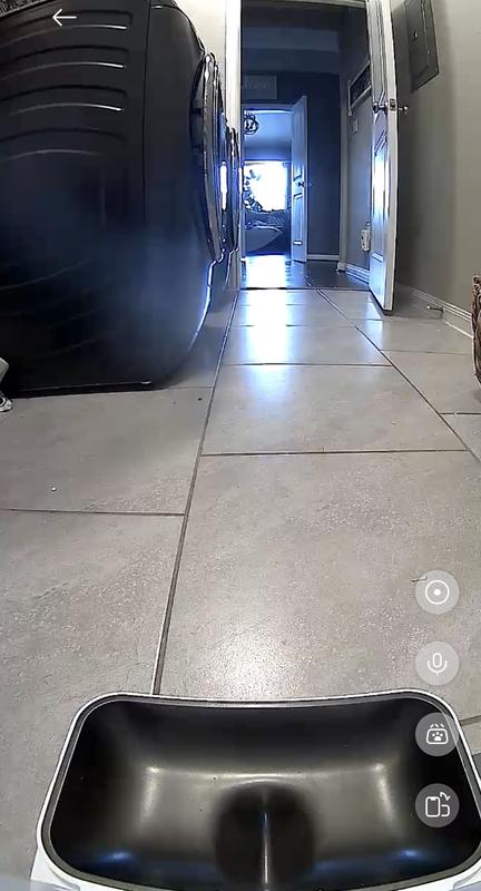 Different views of the camera. I can see his room while I’m away.