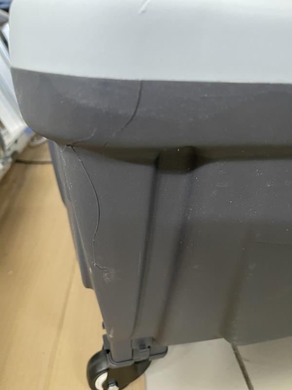 Crack in bottom half