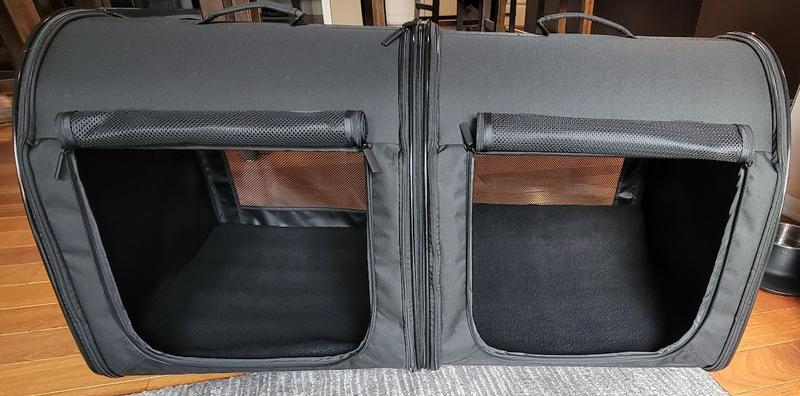 FRISCO Backseat Expandable Cat Dog Crate