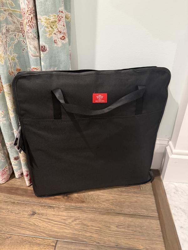 Folded kennel in carrying case