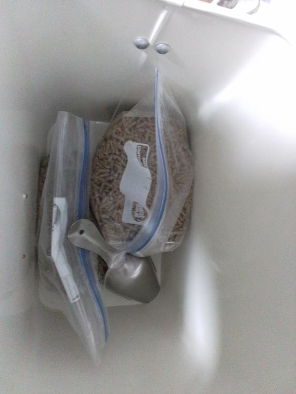 FRISCO Premium Airtight Dog & Cat Food Storage Canister with Scoop