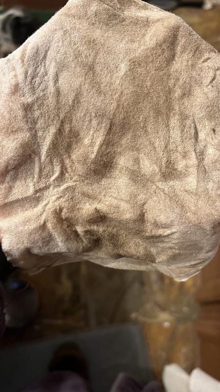 My shih tzus leg’s and belly look pretty clean after a thorough rub down with one wipe. It holds the dirt well while continually pulling it off your dog.