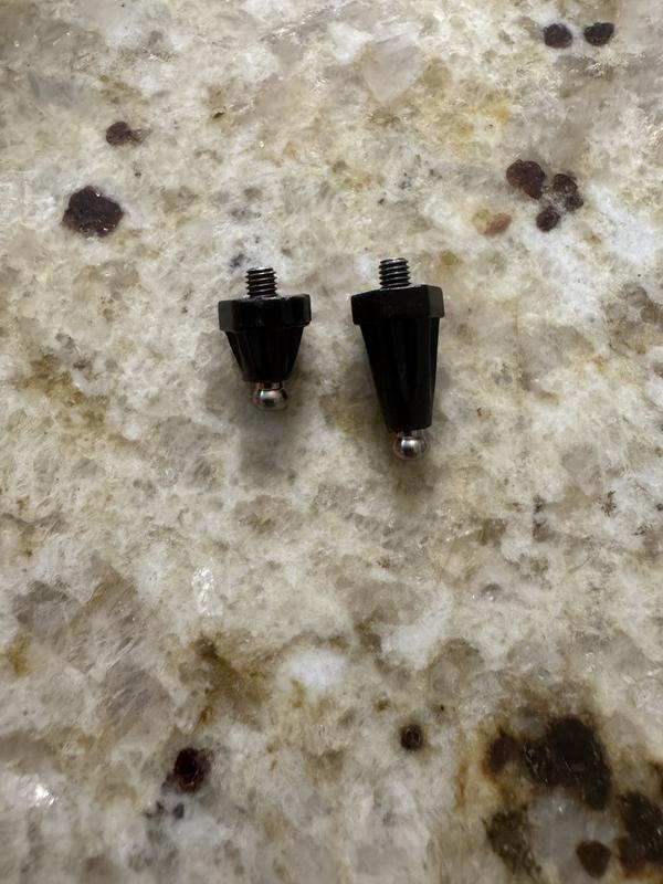 Different size prongs for shock collar