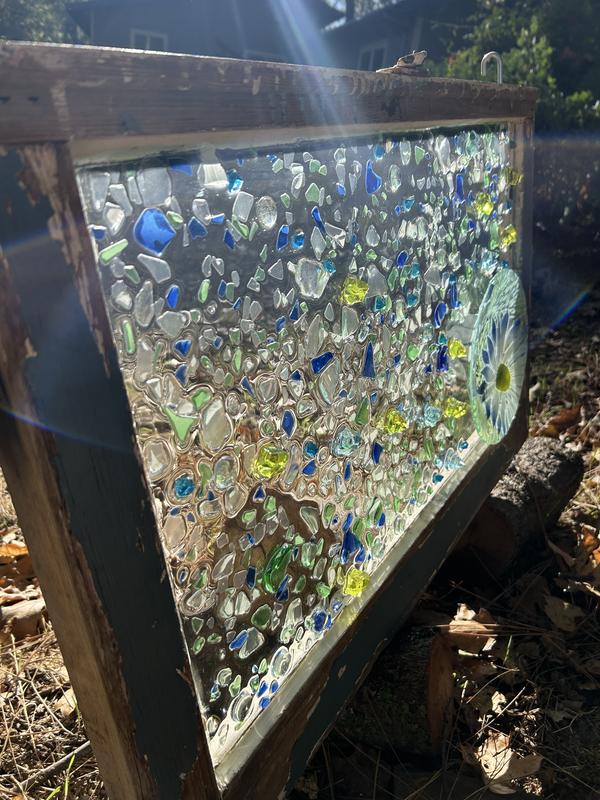 The  Sun loves color